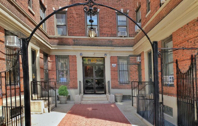 115 W 16 ST