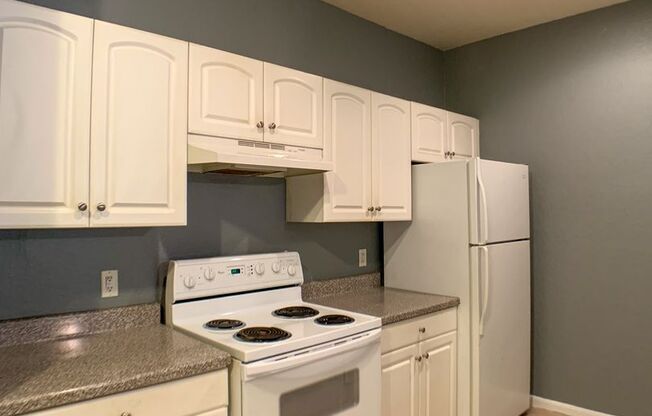 $600 Deposit* Beautiful 2/2 with pool view Balcony/ Tile through entire unit washer & dryer, water, sewer, trash & pest control included in rent.