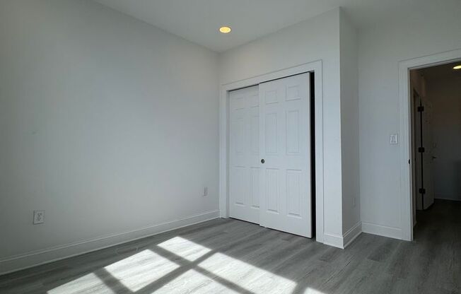 2 beds, 1 bath, 950 sqft, $1,375, Unit 322