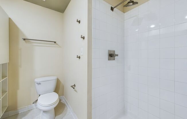 2 beds, 2 baths, 955 sqft, $1,550, Unit 324