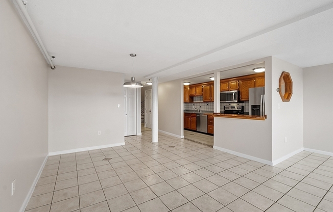 2 beds, 1.5 baths, 1,518 sqft, $2,400, Unit 619