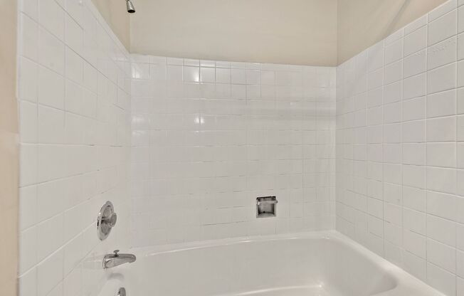 2 beds, 1 bath, 700 sqft, $1,795, Unit 408