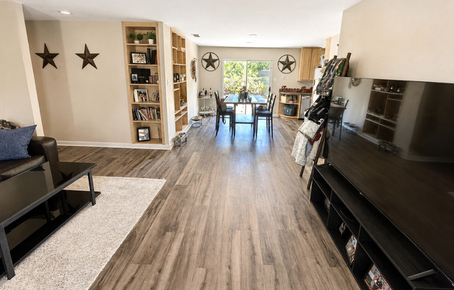1300 TIMBERLAKE CIR