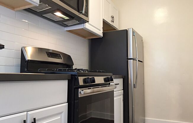 Studio, 1 bath, 470 sqft, $1,445, Unit 106