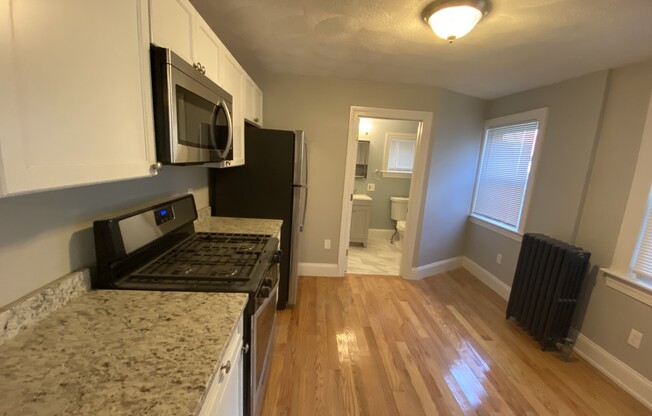 2 beds, 1 bath, $3,600, Unit A