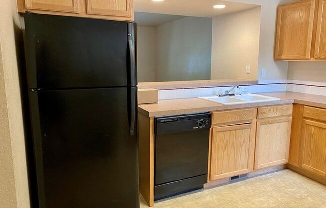GREAT Roommate Layout - Townhouse with Central A/C