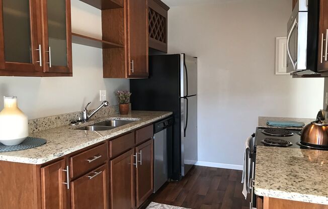 1 bed, 1 bath, 700 sqft, $1,345, Unit 1950108R