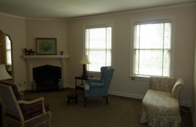 222 W AGARITA AVE