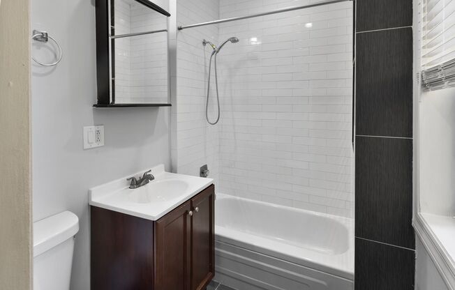 2 beds, 2 baths, 738 sqft, $2,500, Unit 304