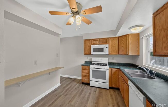3 beds, 1 bath, 1,292 sqft, $1,900, Unit Barton Place- 45