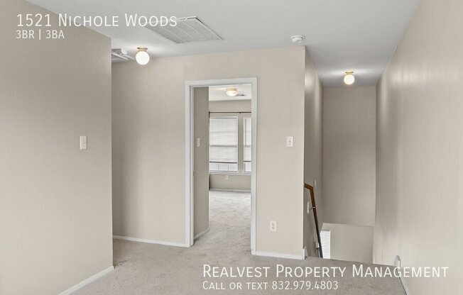 1521 NICHOLE WOODS