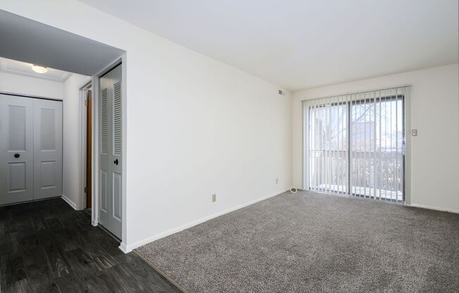 2 beds, 1 bath, 900 sqft, $1,095, Unit 11023B