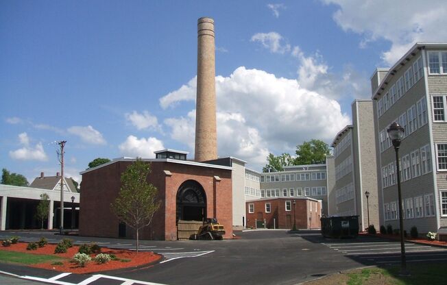 2 beds, 2 baths, 840 sqft, $2,600, Unit EL-222