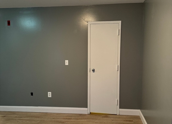 Studio, 1 bath, 190 sqft, $2,200, Unit 42