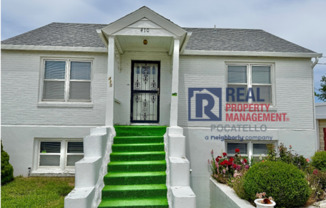 410 W Maple
