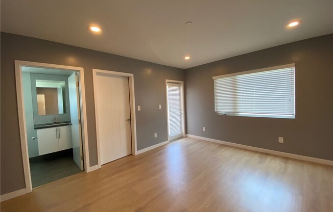 6411 LEXINGTON AVE
