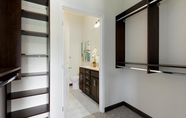 Walk-in Closet