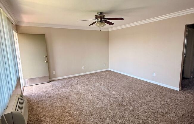 2 beds, 1 bath, $2,595, Unit 4839.5