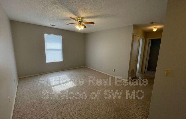 1636 N BENTON