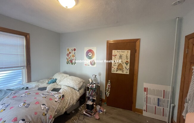 83 89 WEBSTER AVE