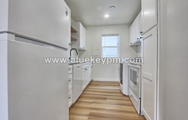 1 Bed, 1 Bath Duplex Unit on Main Street in Washougal