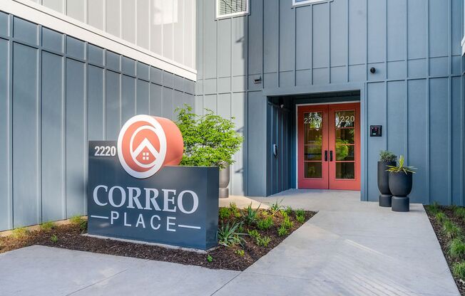 Correo Place