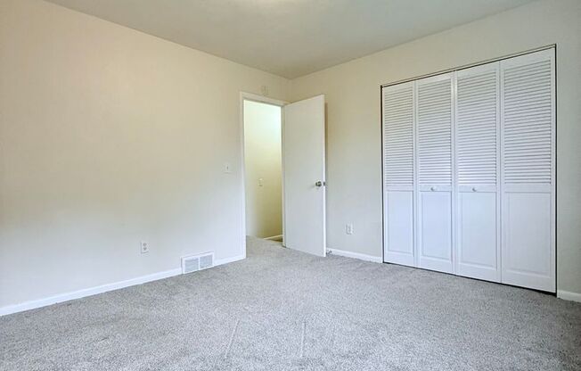 2 beds, 1 bath, $1,150, Unit 815