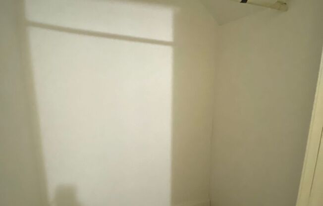 1 bed, 1 bath, $995, Unit 2632A