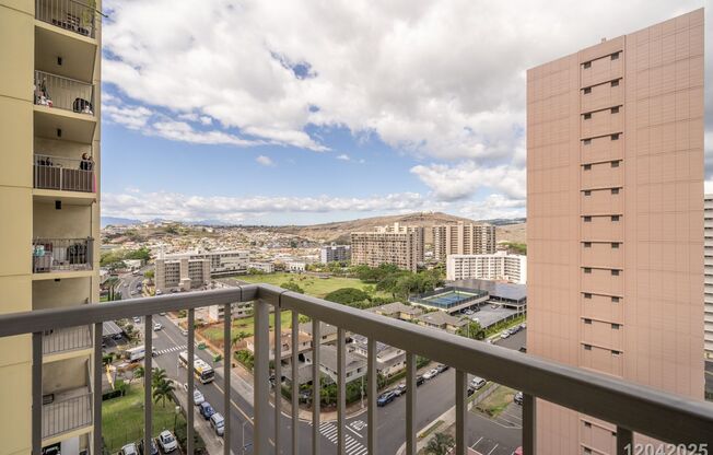 2 beds, 2 baths, $2,700, Unit #1403