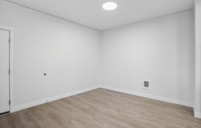 2 beds, 2 baths, 1,271 sqft, $1,750, Unit H-308