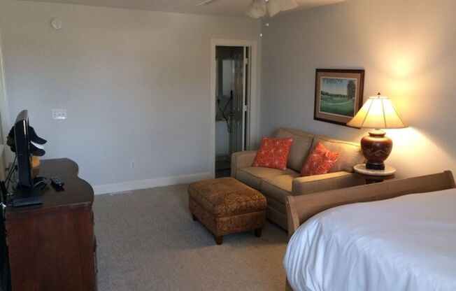 1 bed, 1.5 baths, 800 sqft, $1,250, Unit 4501-137