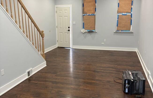 Charming 2-Bedroom Home in Port Richmond Available For Rent!