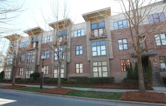 One Bedroom Condo Minutes from Uptown & NoDa