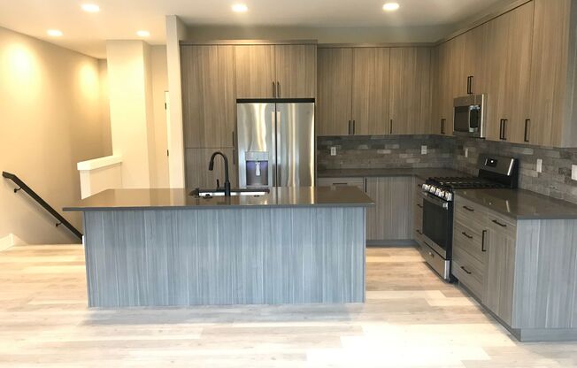 Pet Friendly Three Bedroom in Central Location!