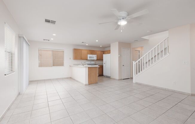 Well mainted SW 3 bedroom home for only $1895!