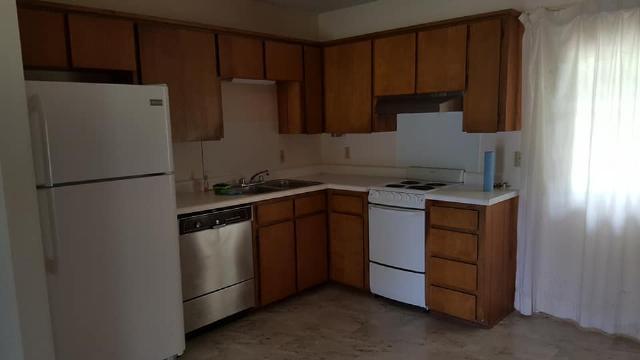 2 beds, 1 bath, 800 sqft, $1,025, Unit Unit A - 220 W Verbena Ave, Foley *key 16*