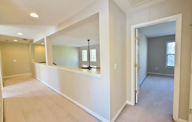 5 beds, 3 baths, $2,695