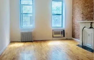 1 bed, 1 bath, $2,800, Unit 4A