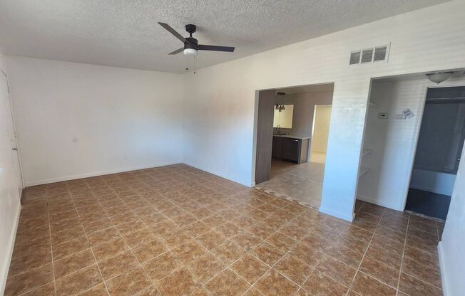 2 beds, 1 bath, 1,000 sqft, $1,200, Unit 6062 Ocotillo Ave