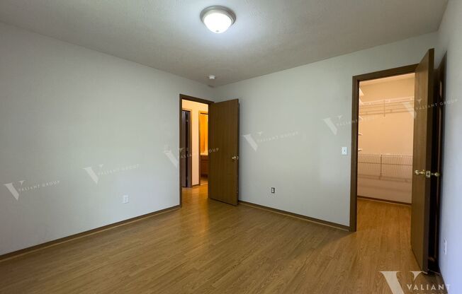 2 beds, 1 bath, $1,095