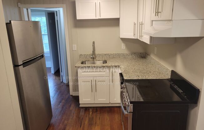 Cozy 2 Bedroom Upper Floor Apartment in Trendy West End Atlanta!