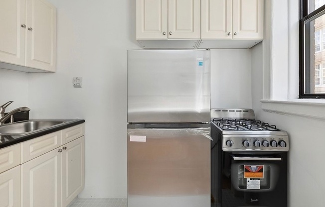 52 IRVING PL