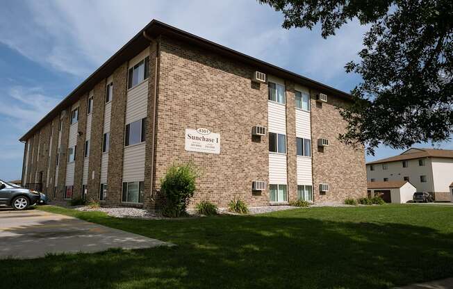 Fargo, ND Sunchase Apartments, The exterior of the sunchase apartments