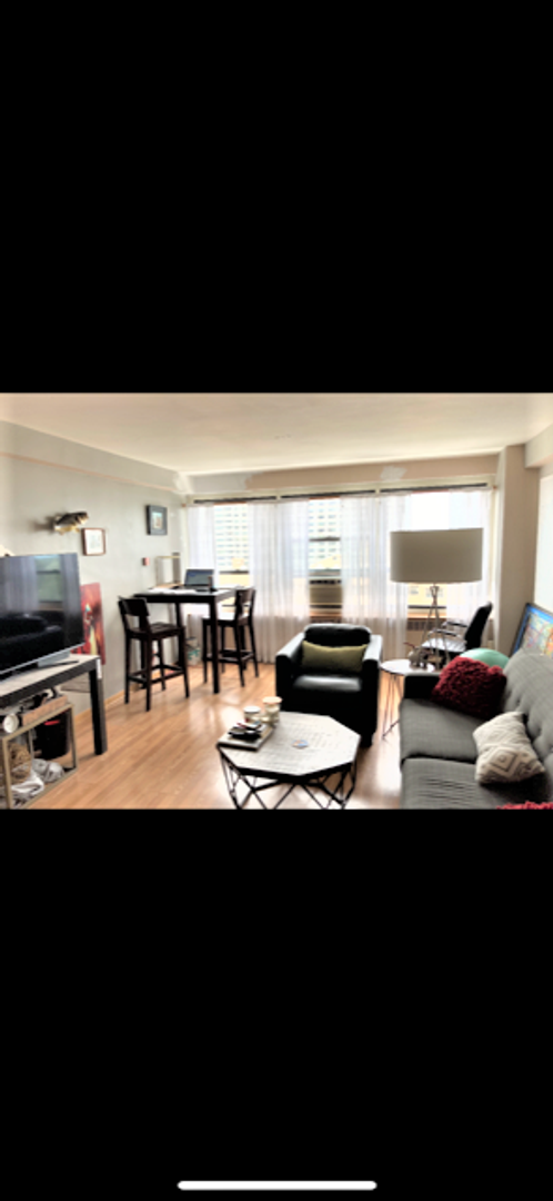1 bed, 1 bath, 700 sqft, $1,875, Unit 418-1410