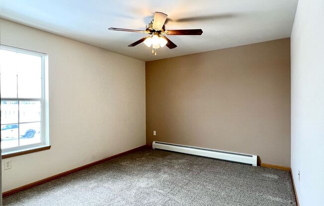 2 beds, 1 bath, 919 sqft, $1,070, Unit ME 2301-14