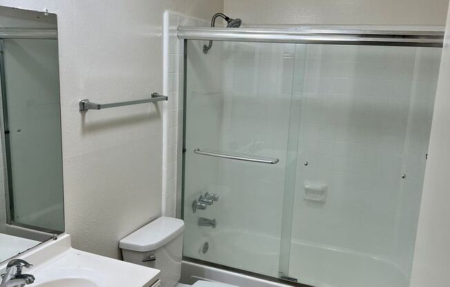 2 beds, 1 bath, 1,000 sqft, $2,325, Unit Del Coronado Villas