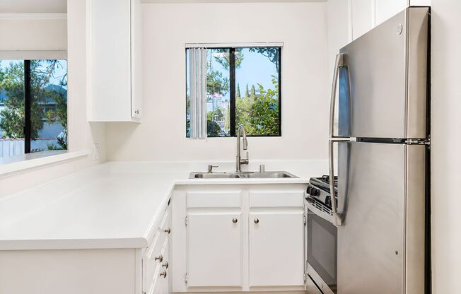 1 bed, 1 bath, 700 sqft, $2,150, Unit Unit 208