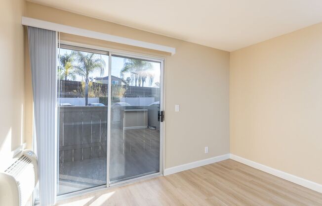 2 beds, 1.5 baths, 747 sqft, $2,295, Unit 06