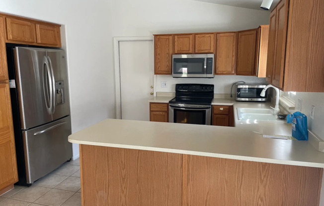 3 beds, 2 baths, $1,750