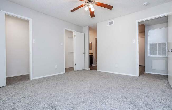 Oak Tree Village Bedroom  (3 Bedroom)